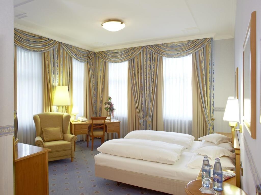 Allee Hotel Neustadt an der Aisch Buitenkant foto