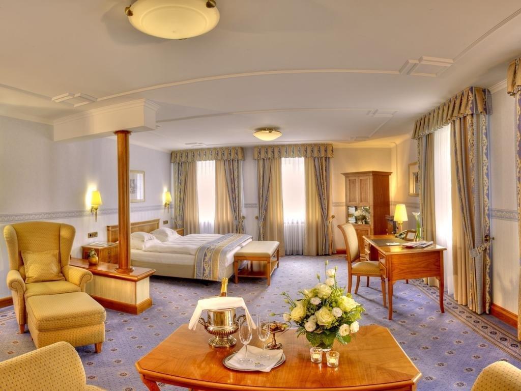 Allee Hotel Neustadt an der Aisch Buitenkant foto